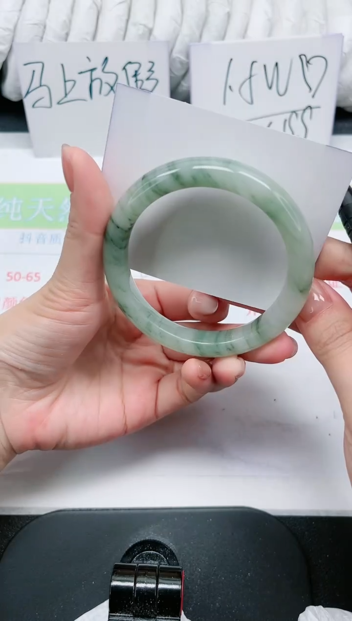 【闪购商品】石英质玉手镯未镶嵌225