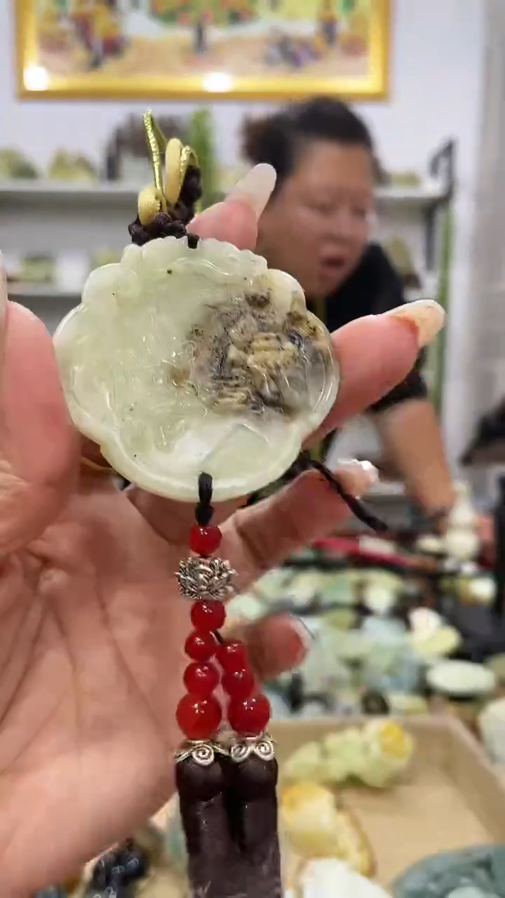 岫玉未镶嵌车挂              