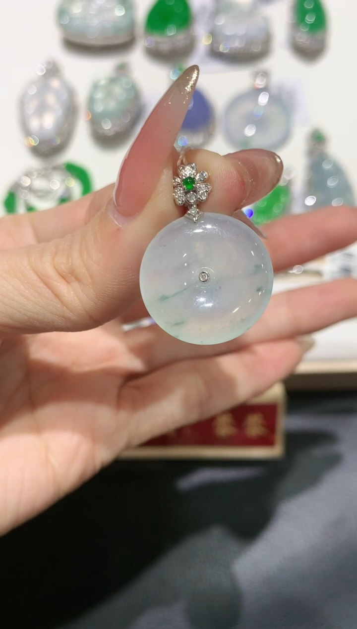 【闪购商品】翡翠吊坠(不含链)18K金镶嵌团购1