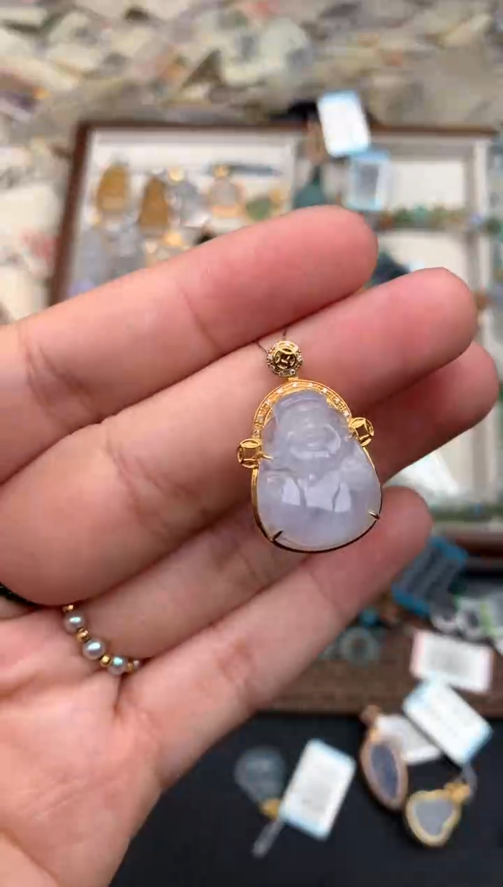 18K金镶嵌挂件翡翠一