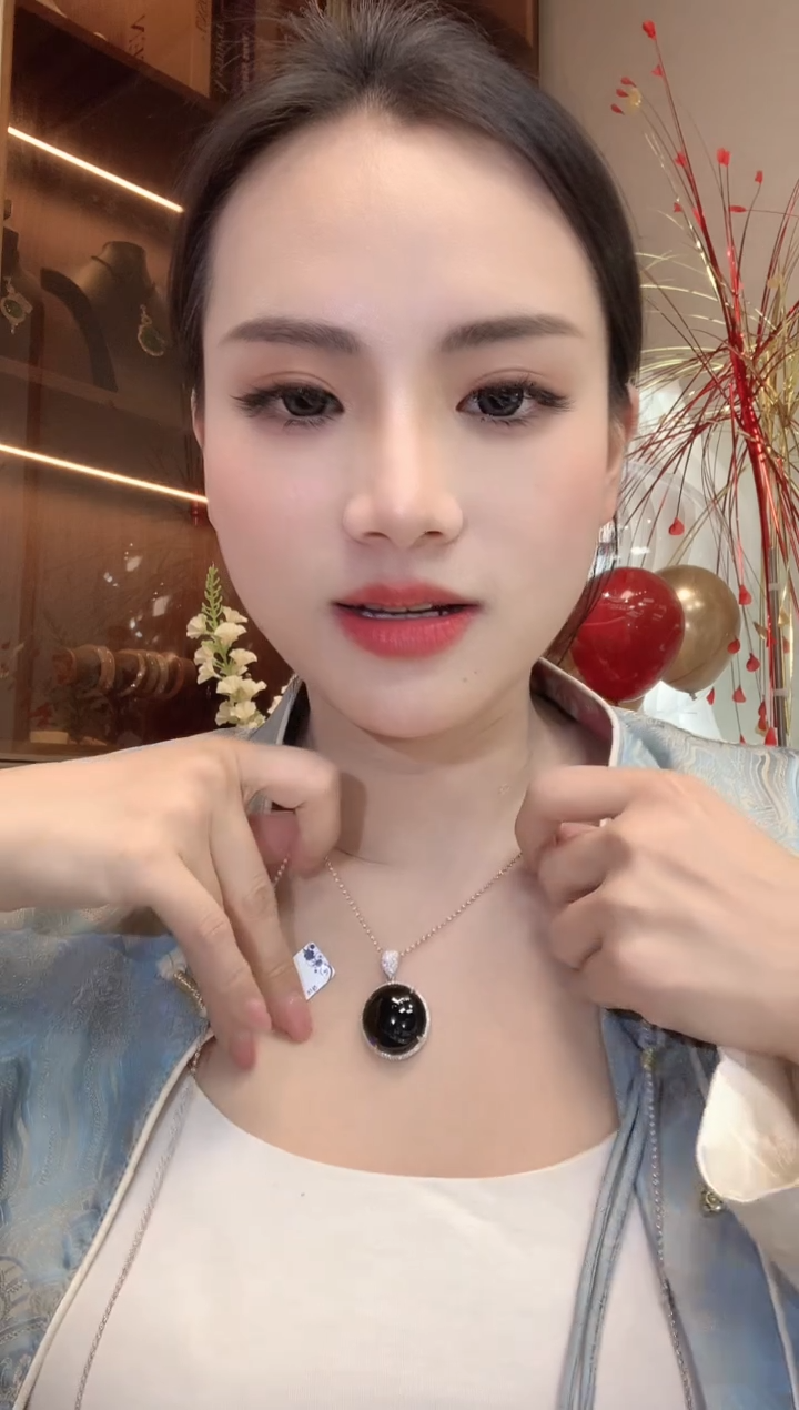 【闪购商品】翡翠吊坠(不含链)18K金镶嵌D29