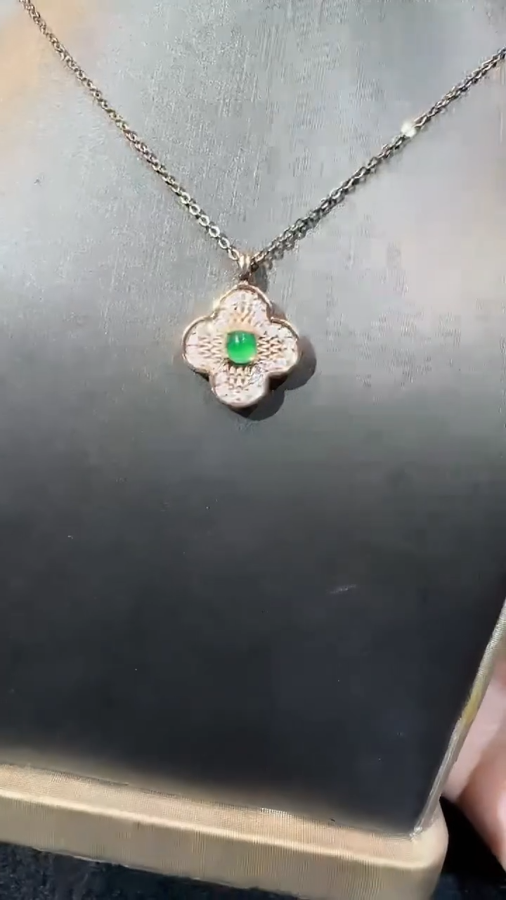 【闪购商品】翡翠吊坠(不含链)未镶嵌多样性发货其一不含链