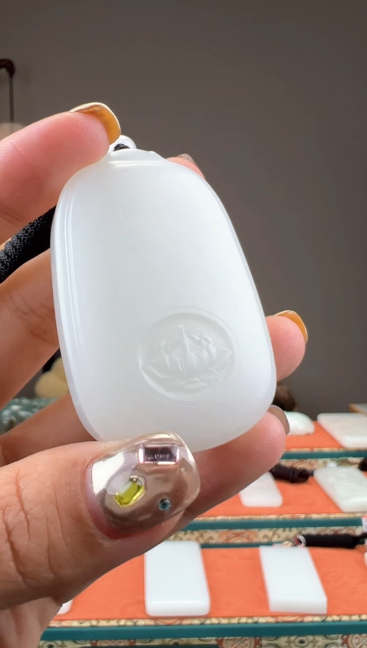 【闪购商品】和田玉颈饰未镶嵌1