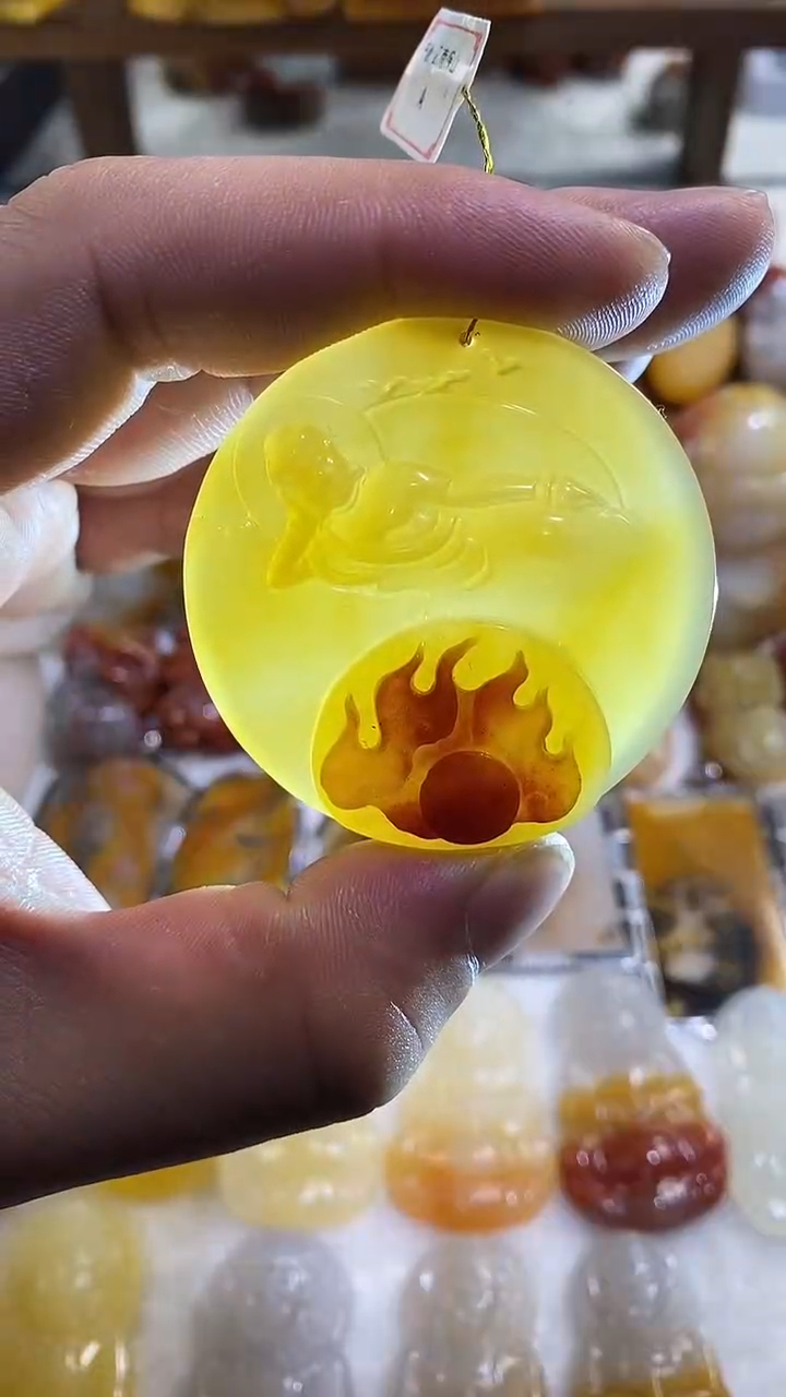 未镶嵌石英质玉（黄龙玉）吊坠(不含链)黄龙玉吊坠