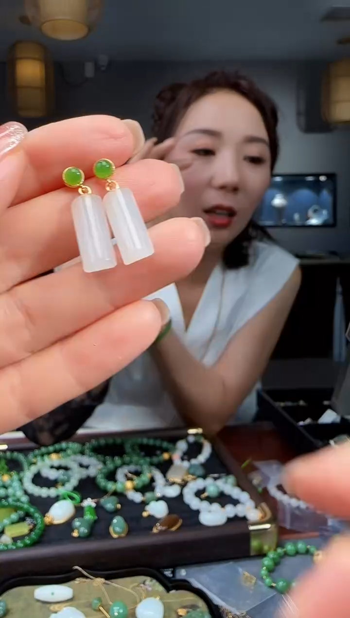 和田玉银S925镶嵌耳饰1