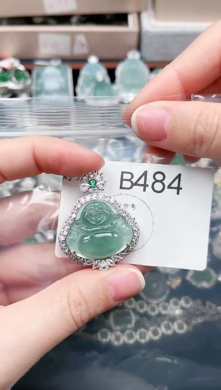 【闪购商品】翡翠颈饰未镶嵌484赠皮绳