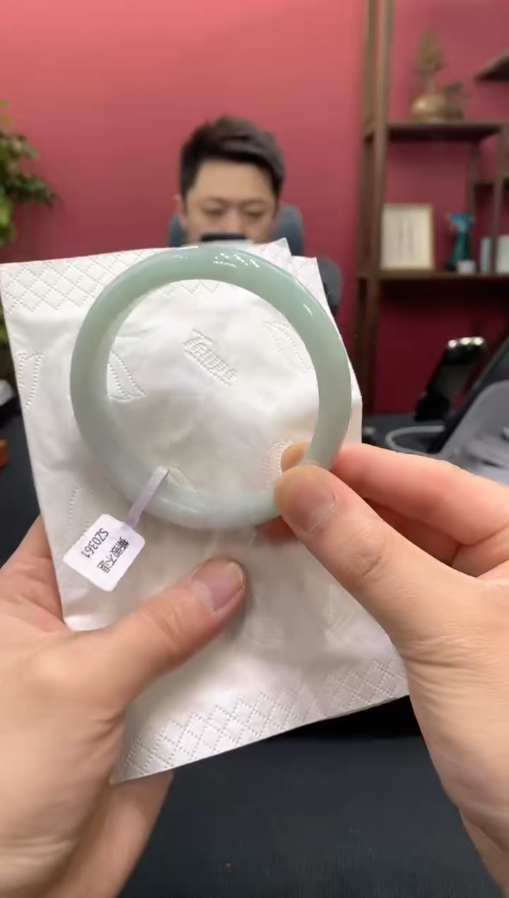 翡翠未镶嵌手镯00007743
