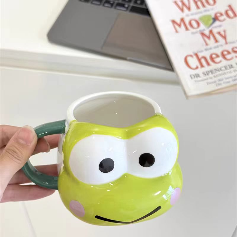 3935    卡通浮雕陶瓷马克杯