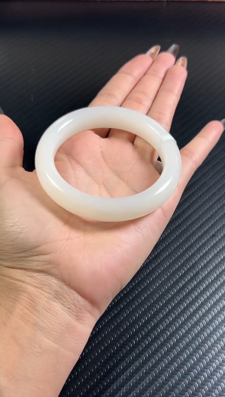 未镶嵌手镯和田玉和田黑山微色差59+ Mj