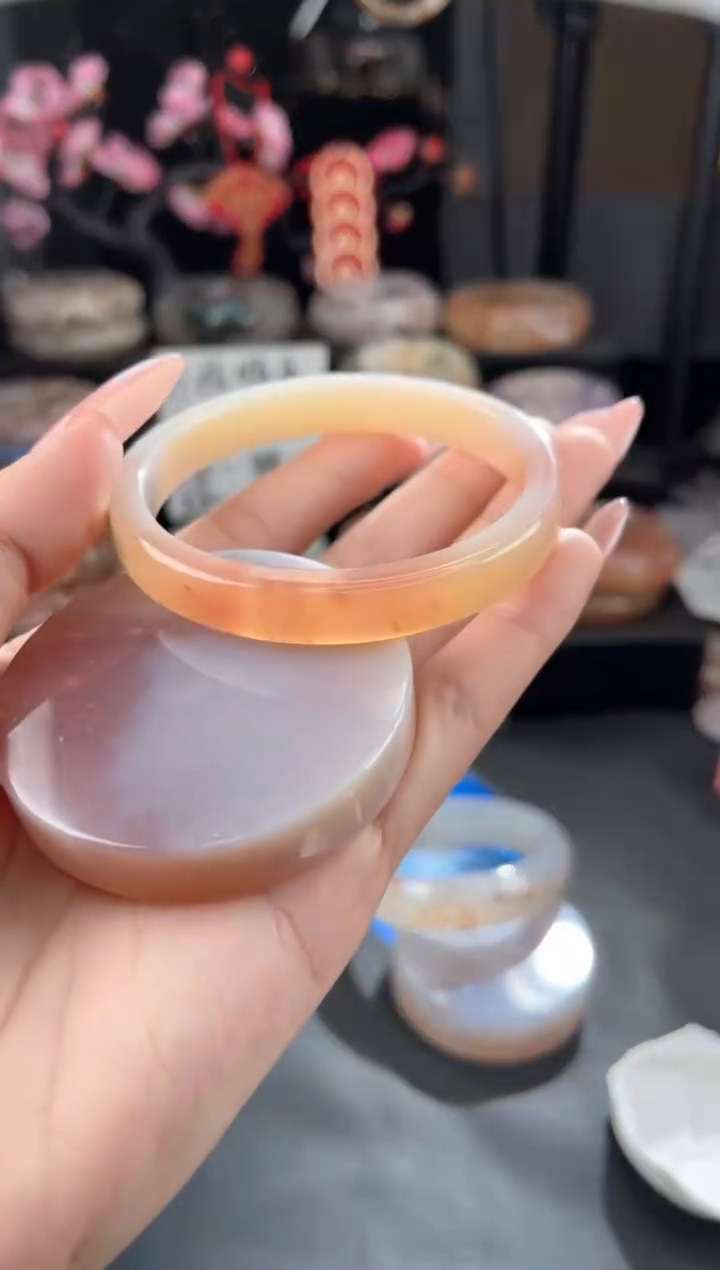 【闪购商品】石英质玉手镯未镶嵌58