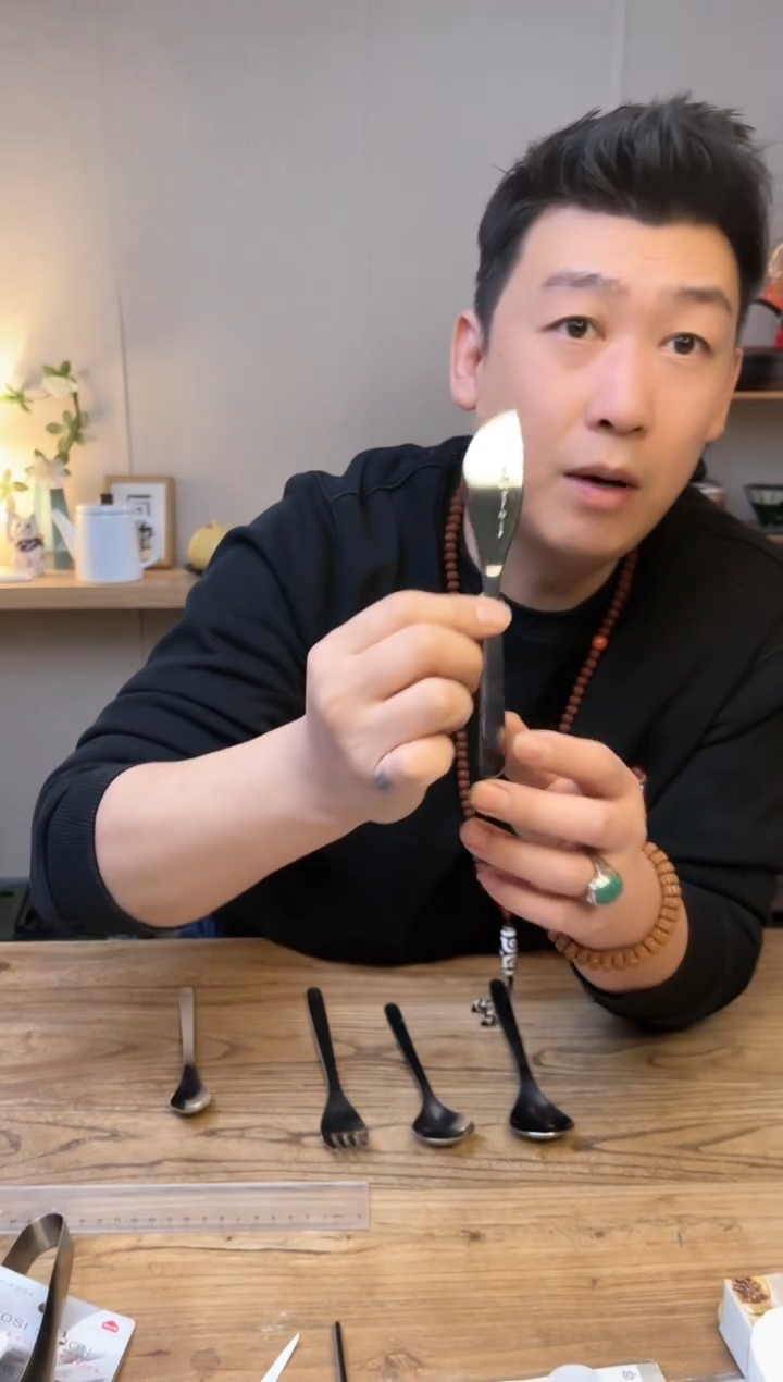 【闪购商品】瓷片柳宗理黄油刀~~~~~~~~