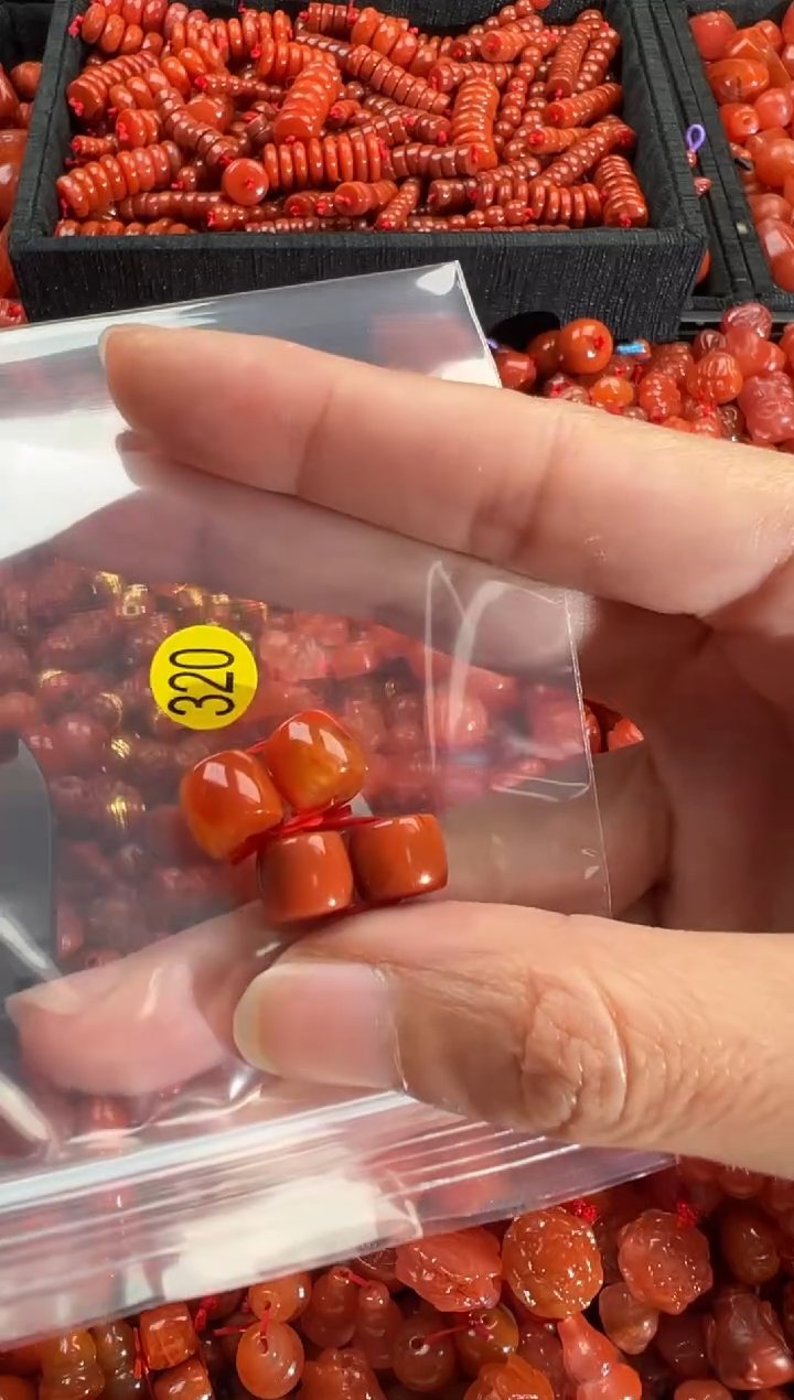 【闪购商品】南红玛瑙颈饰未镶嵌1