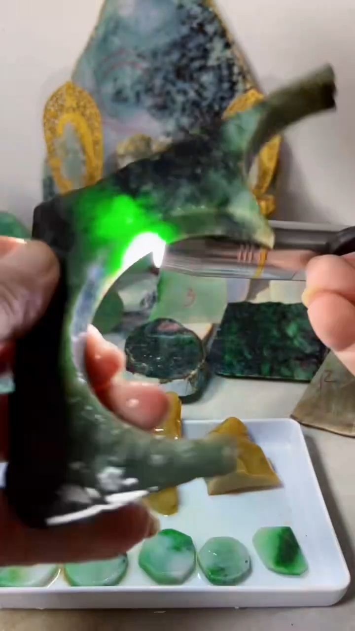 【闪购商品】翡翠吊坠(不含链)未镶嵌A414