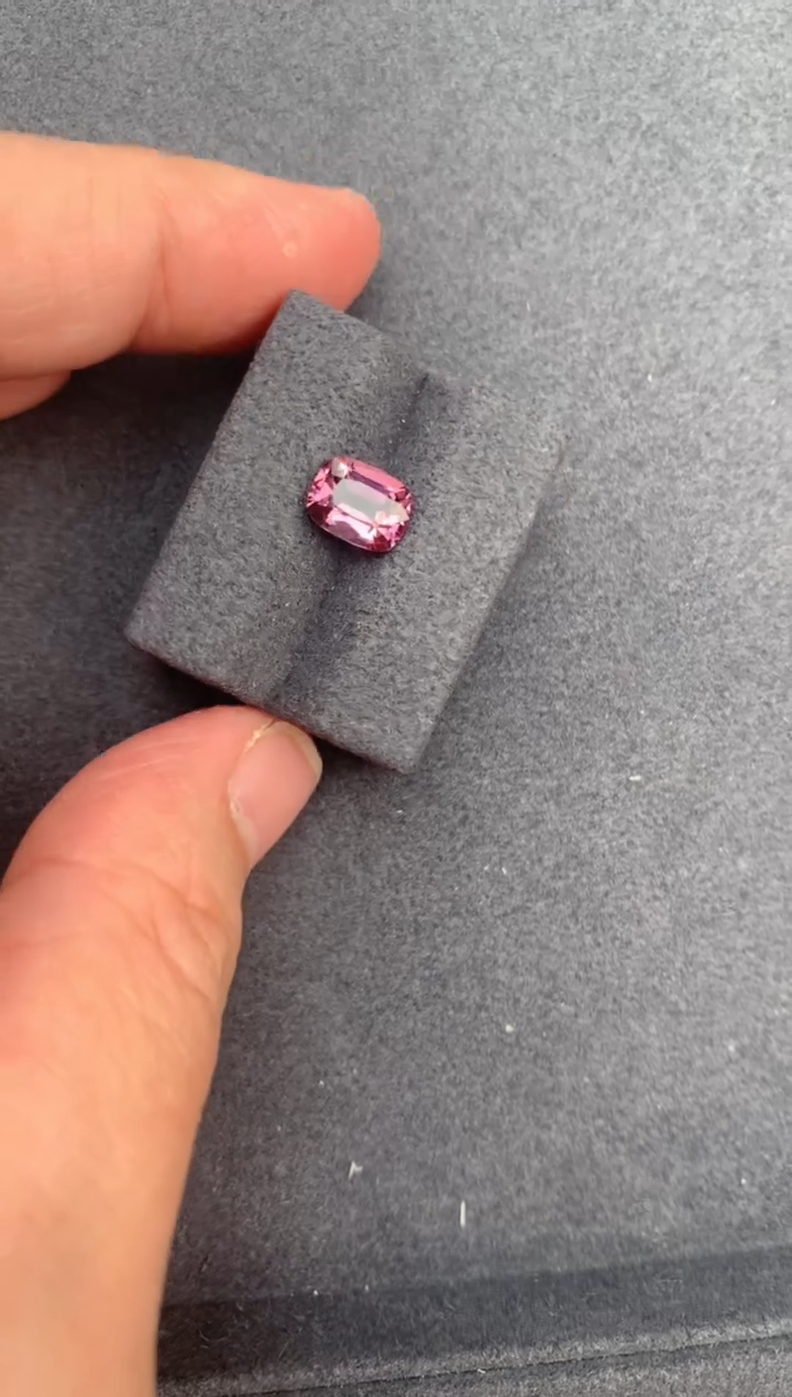 【闪购商品】尖晶石裸石未镶嵌1.4ct  紫尖晶