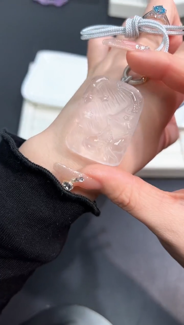 【闪购商品】水晶吊坠(赠链)未镶嵌85s多样性发其一