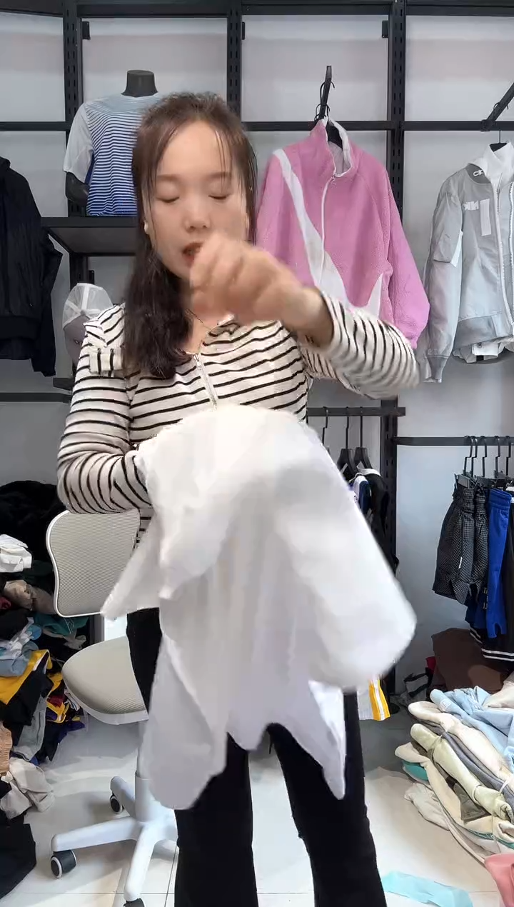 2502  编码 瑕疵直播间过款为准 尺码