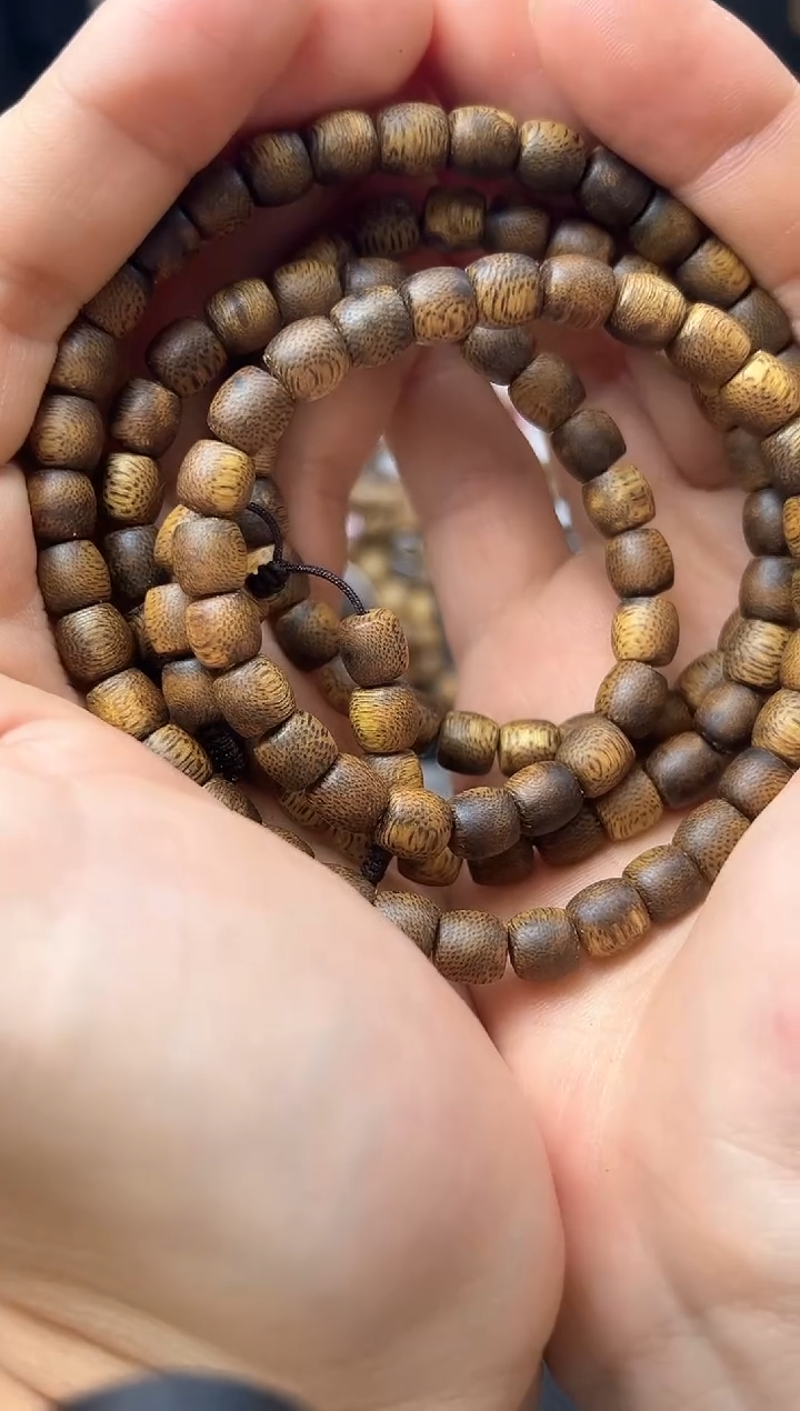 沉香手串一**下莺歌绿奇楠鼓珠7mm多圈