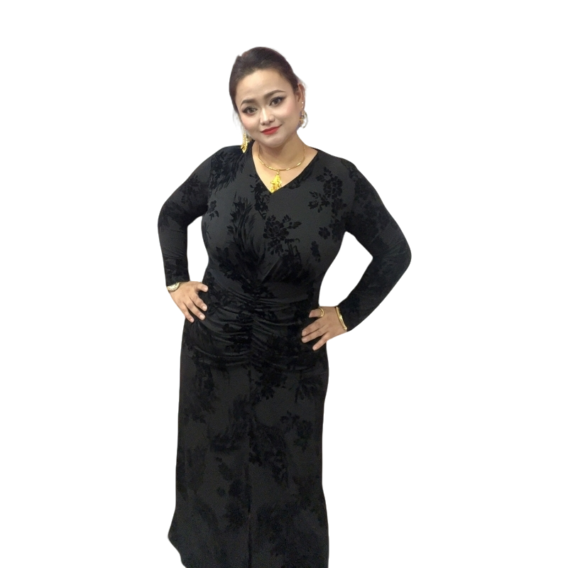 黑色修身长袖连衣裙