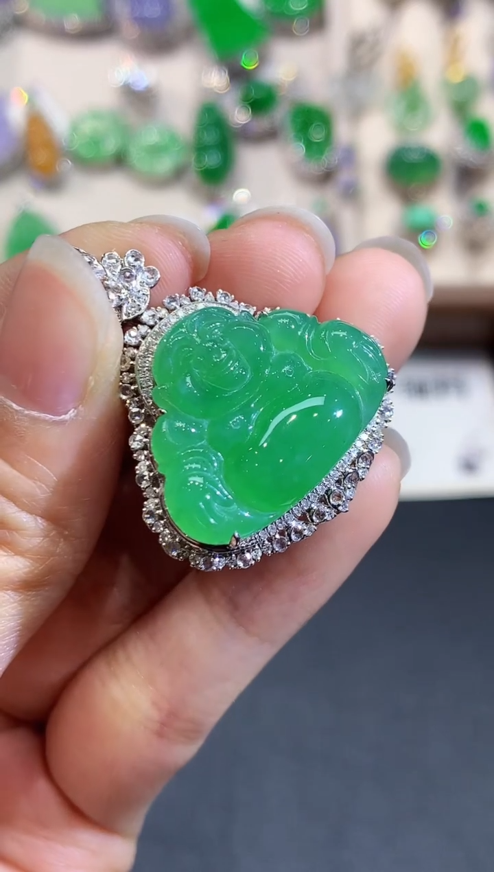 【闪购商品】翡翠吊坠(不含链)18K金镶嵌YS125817