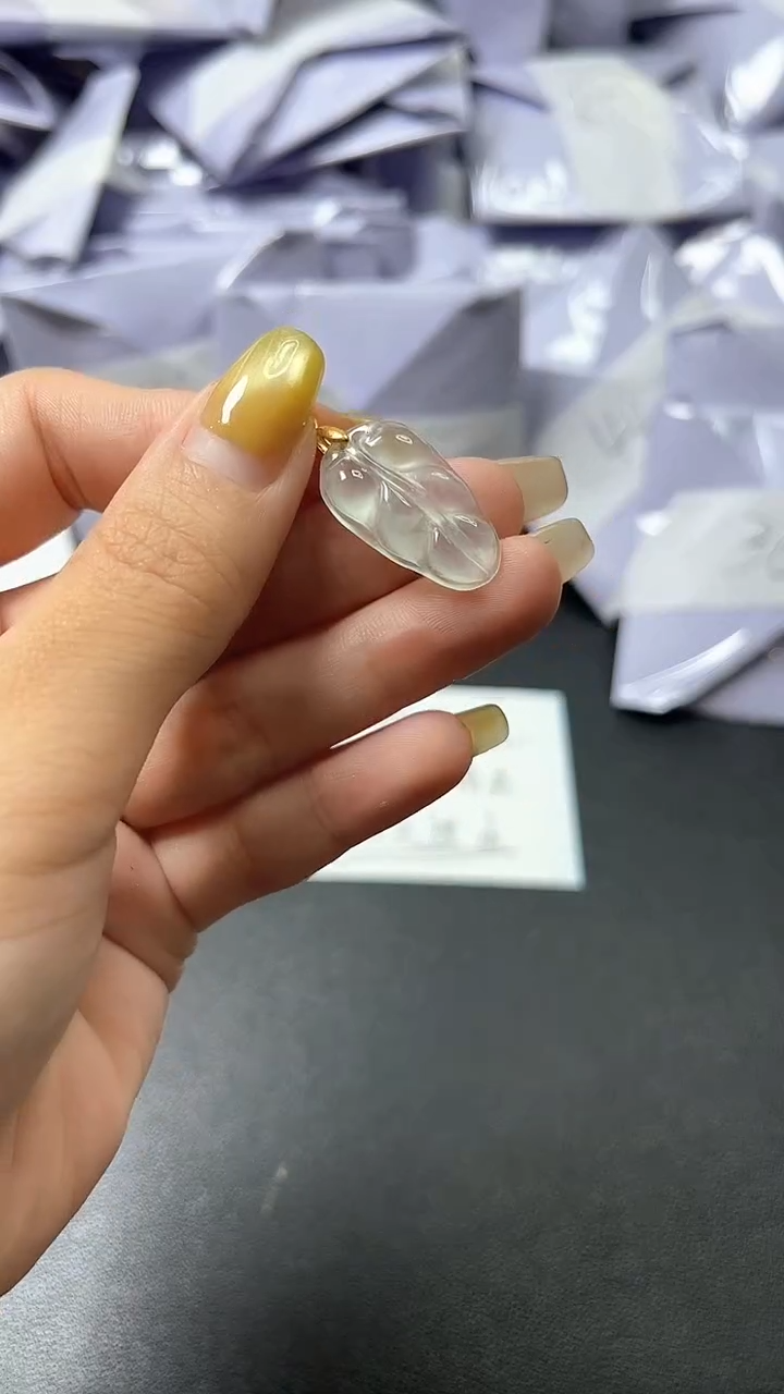 翡翠未镶嵌颈饰时尚女士精品吊坠