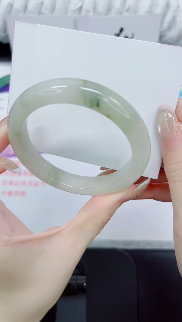 石英质玉手镯未镶嵌97