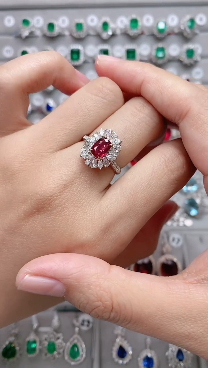 【闪购商品】红宝石18K金戒指18K金镶嵌.