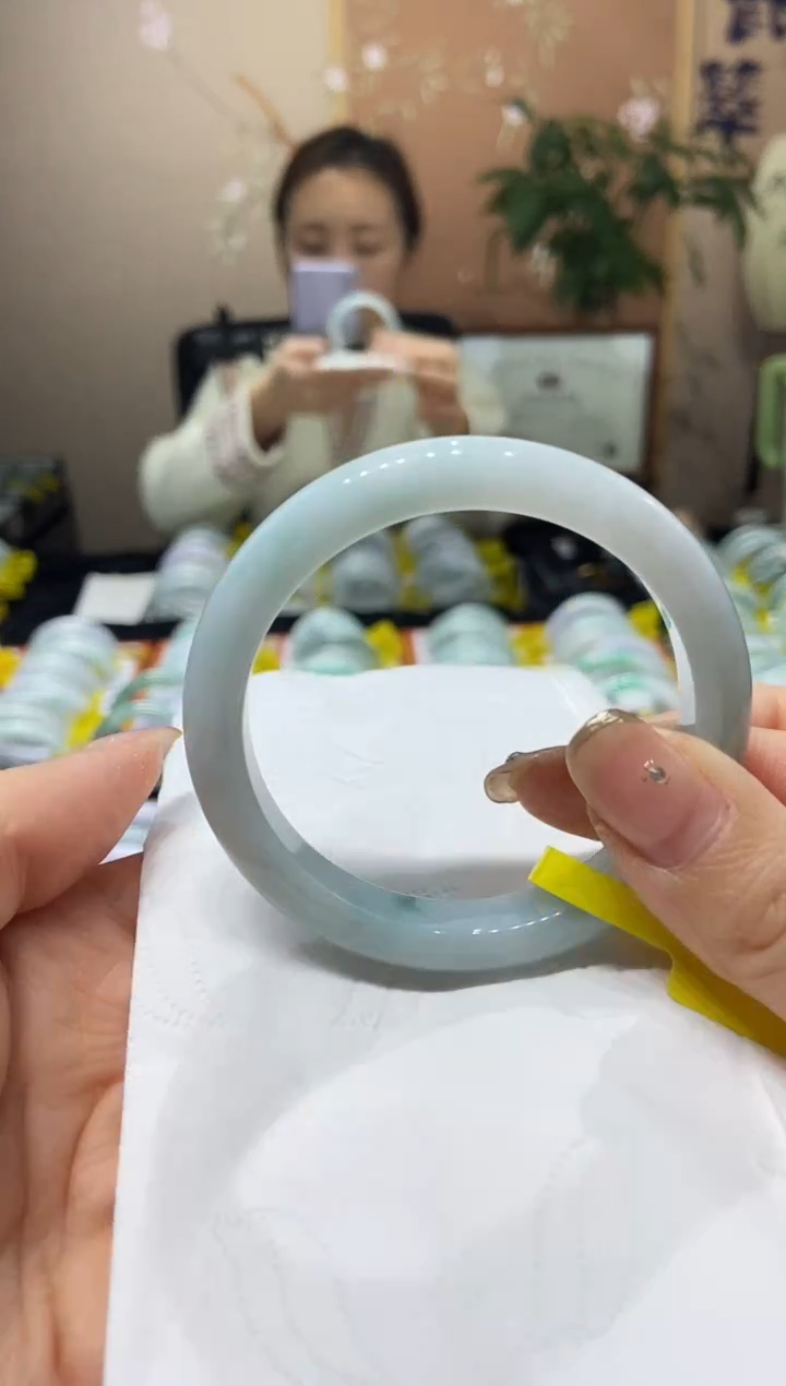 【闪购商品】翡翠手镯未镶嵌53.5圈口