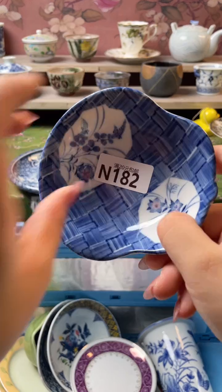 瓷片小****)瓷器瓷器N182