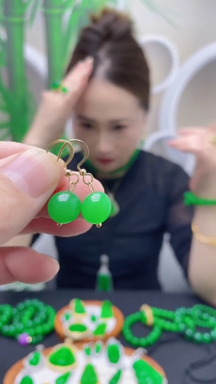 14K金镶嵌翡翠耳饰A102