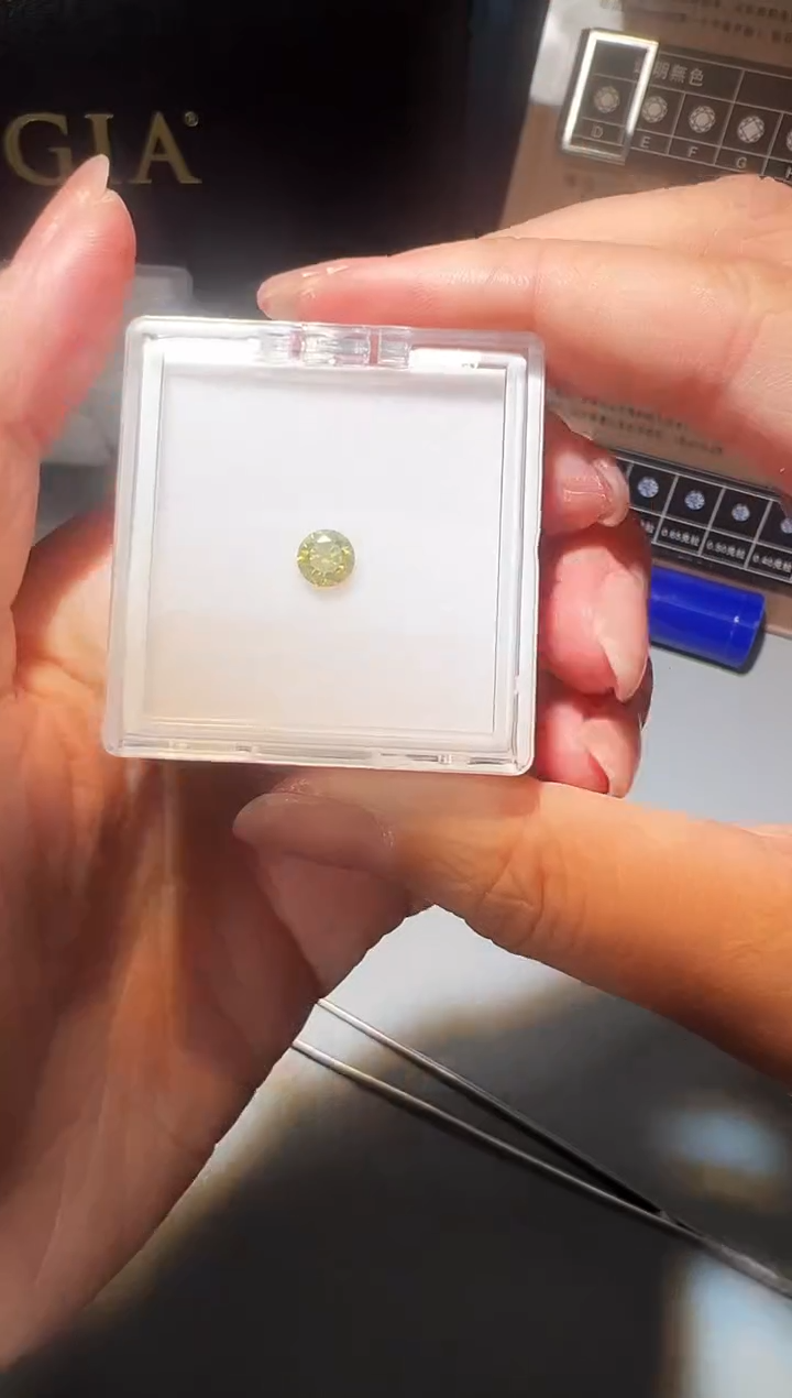 【闪购商品】实验室培育钻石裸石未镶嵌0.71ct黄钻