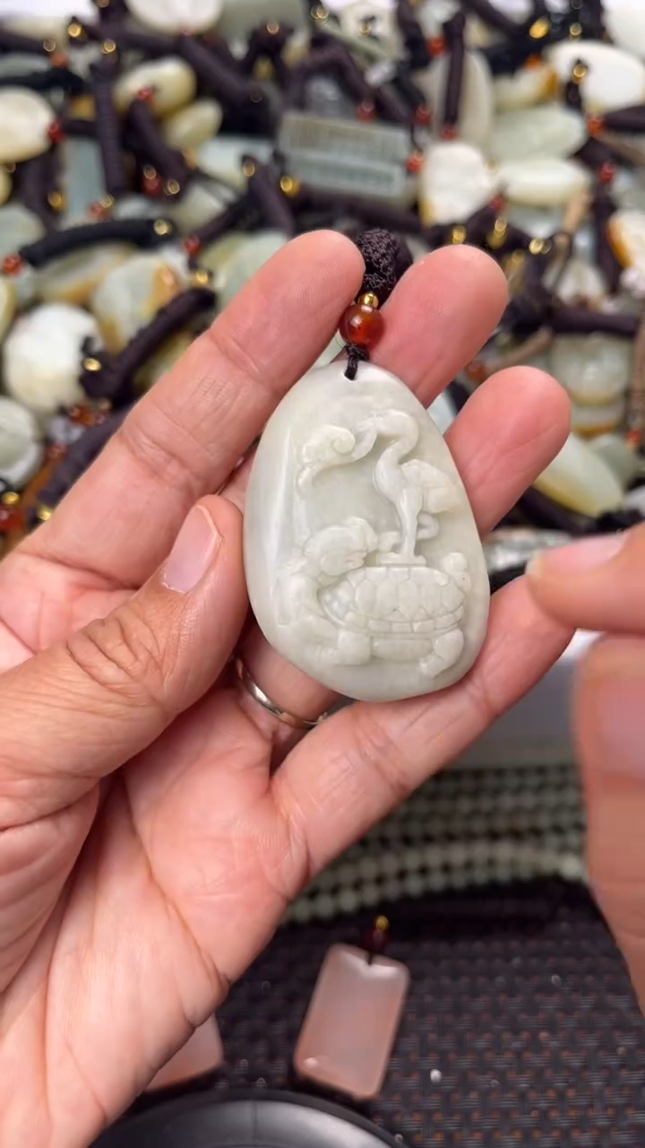 【闪购商品】和田玉颈饰未镶嵌多样性发货没有证书拍一发一有瑕