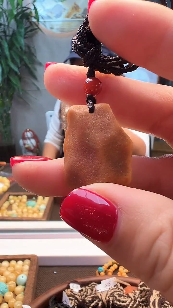 蜜蜡颈饰未镶嵌蜜蜡全皮吊坠