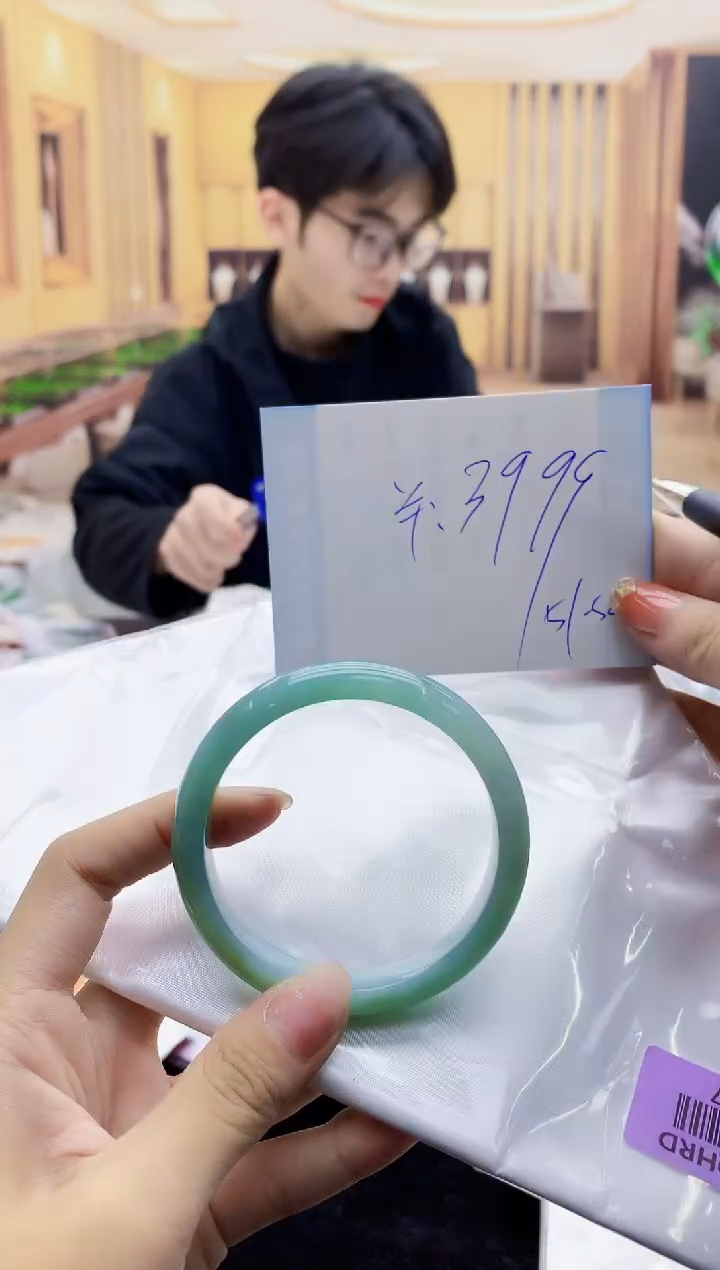 【闪购商品】翡翠手镯未镶嵌    H94-17