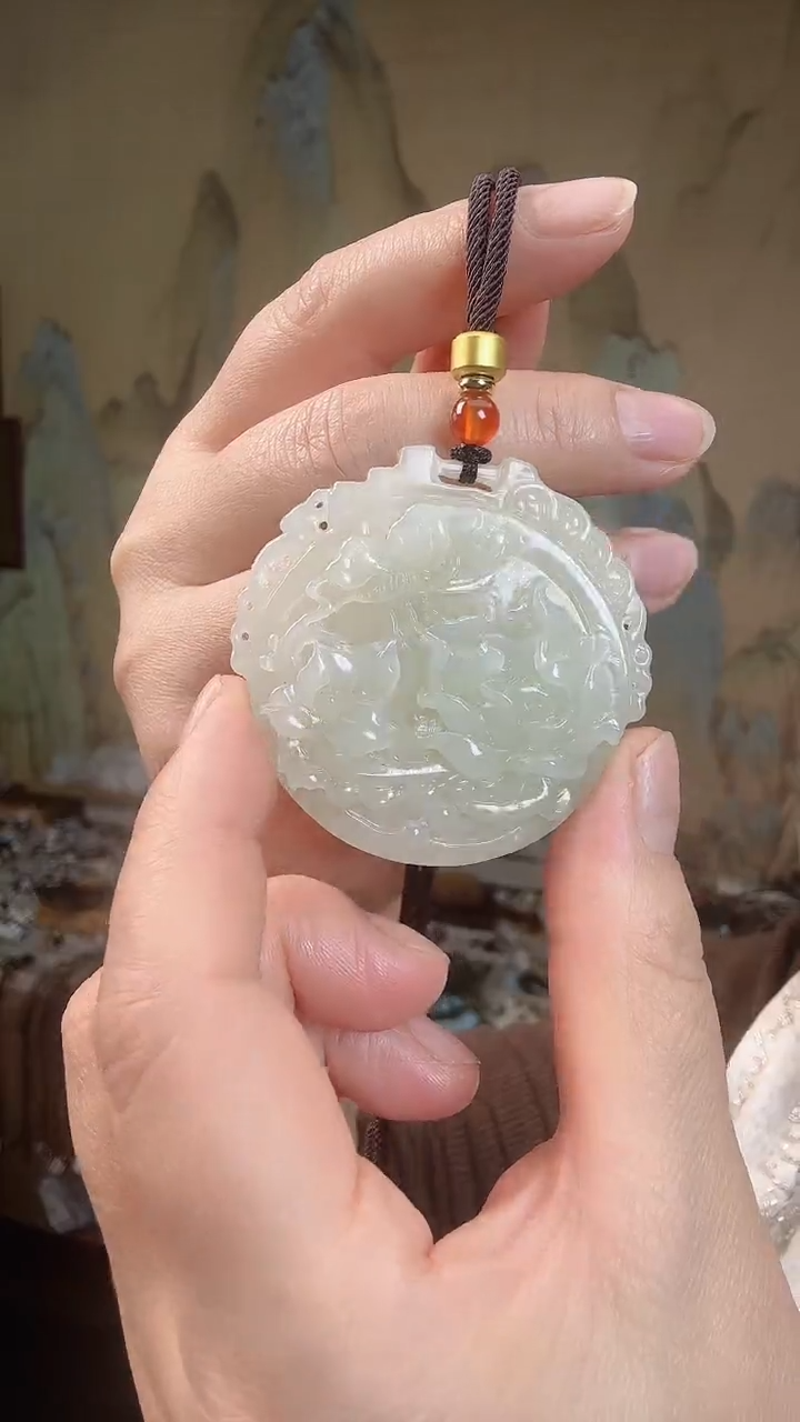 颈饰未镶嵌和田玉.