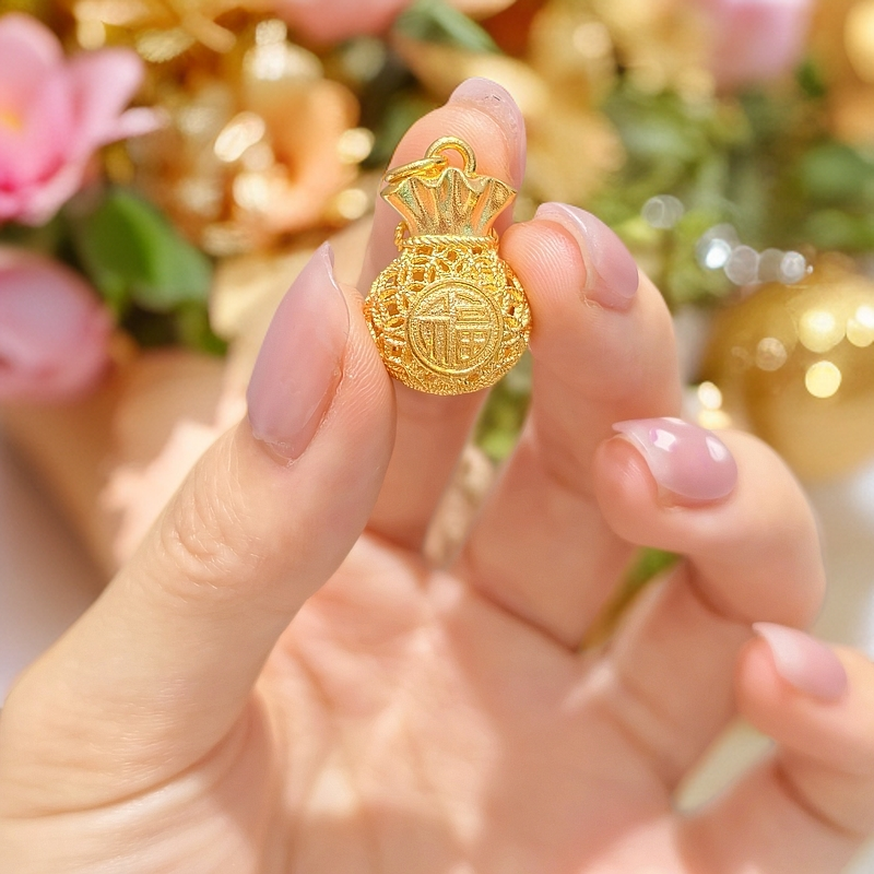 吊坠足银 足银吊坠 古法福字花丝福袋铸厚金双面时尚精致挂坠