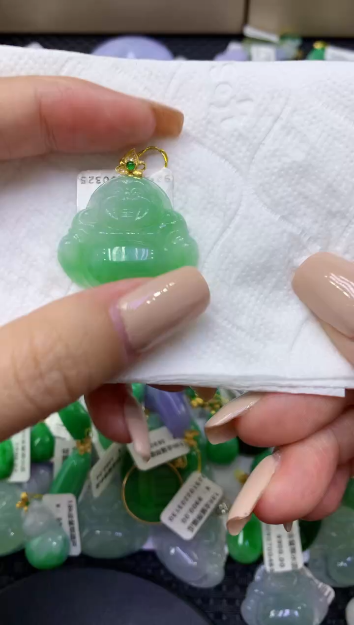 颈饰18K金镶嵌翡翠天然缅甸翡翠A货