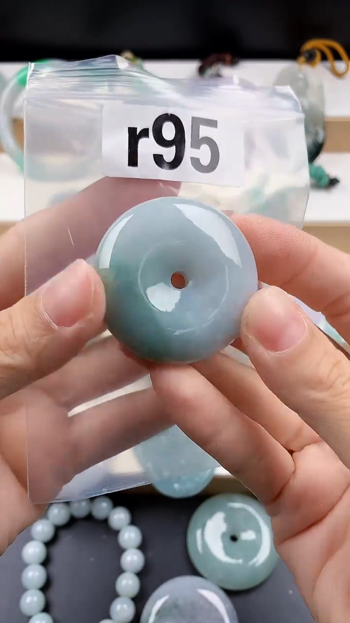 颈饰未镶嵌翡翠天然翡翠吊坠挂件