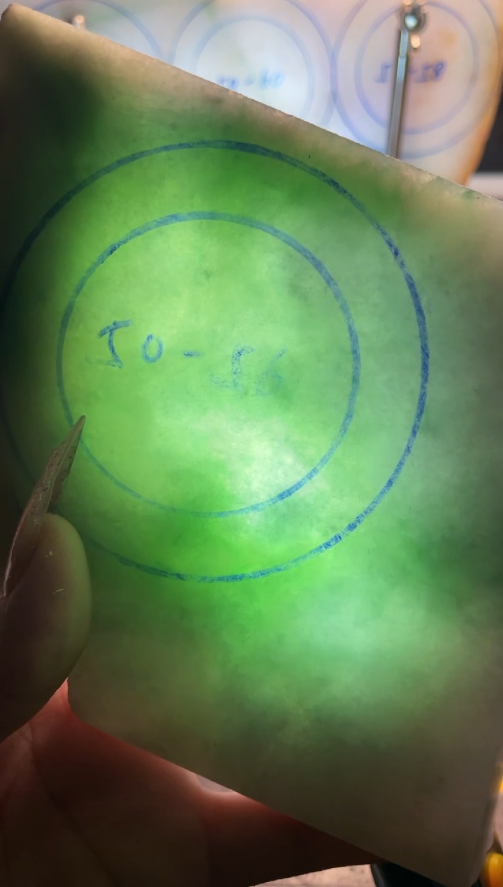 未镶嵌翡翠定制翡翠渡**！翡翠