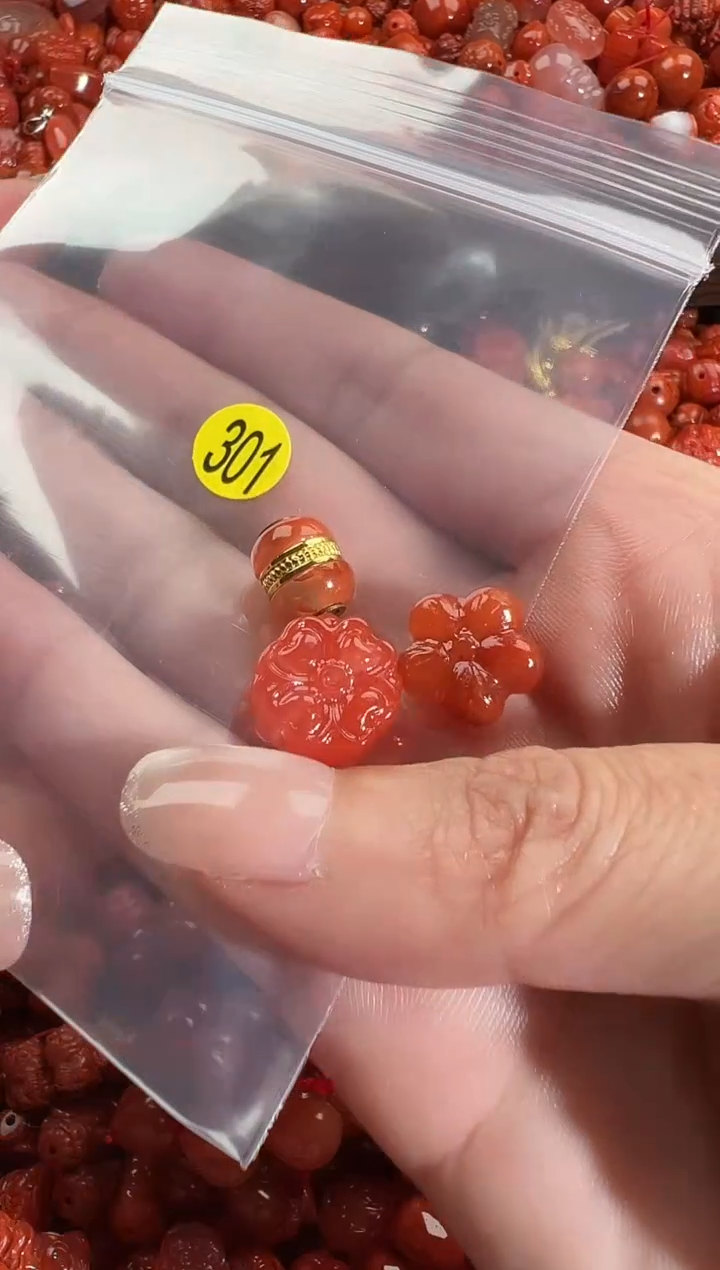 颈饰未镶嵌南红玛瑙1