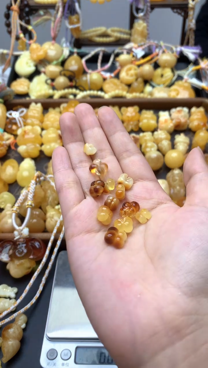 未镶嵌琥珀珠宝奇石045琥珀蜜蜡花粉有纹小坑介意勿拍