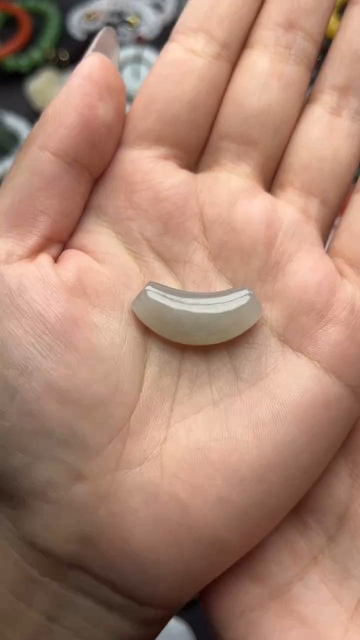 颈饰未镶嵌和田玉吊坠