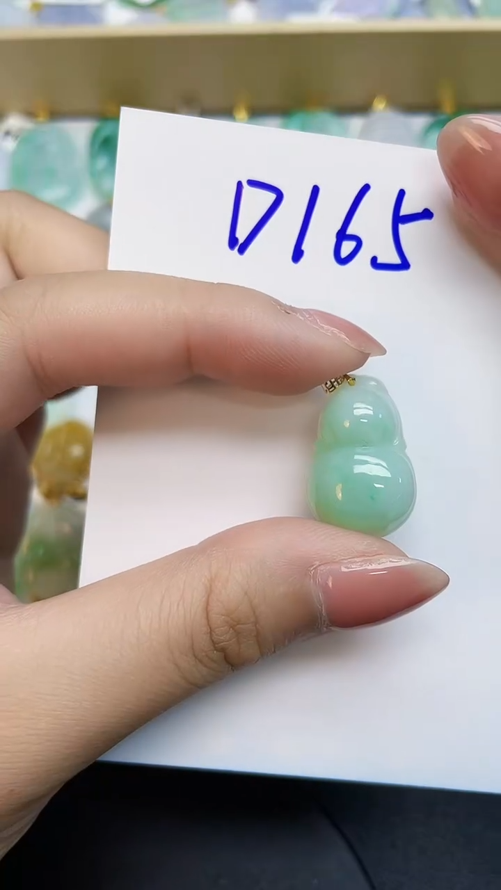 翡翠18K金镶嵌颈饰0000000000