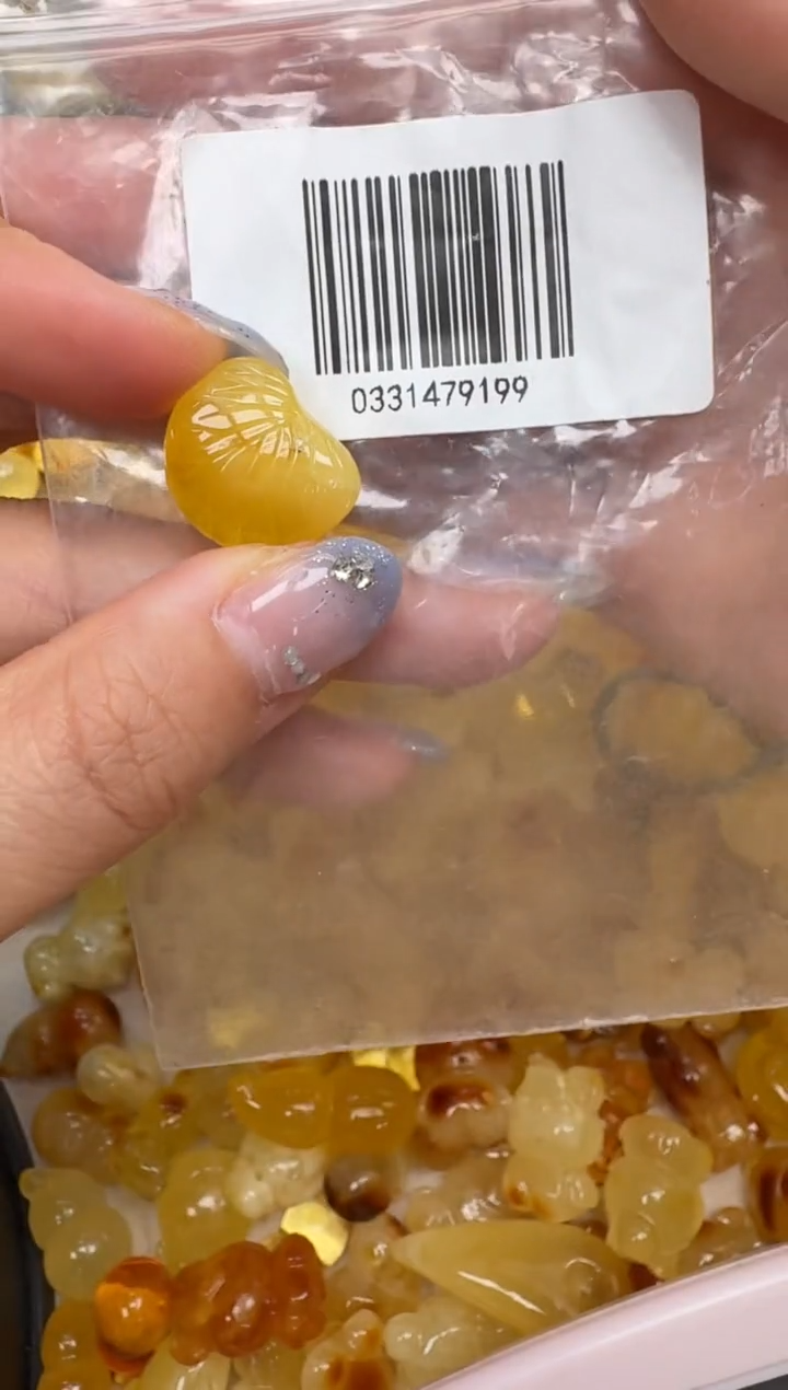裸石琥珀未镶嵌如图