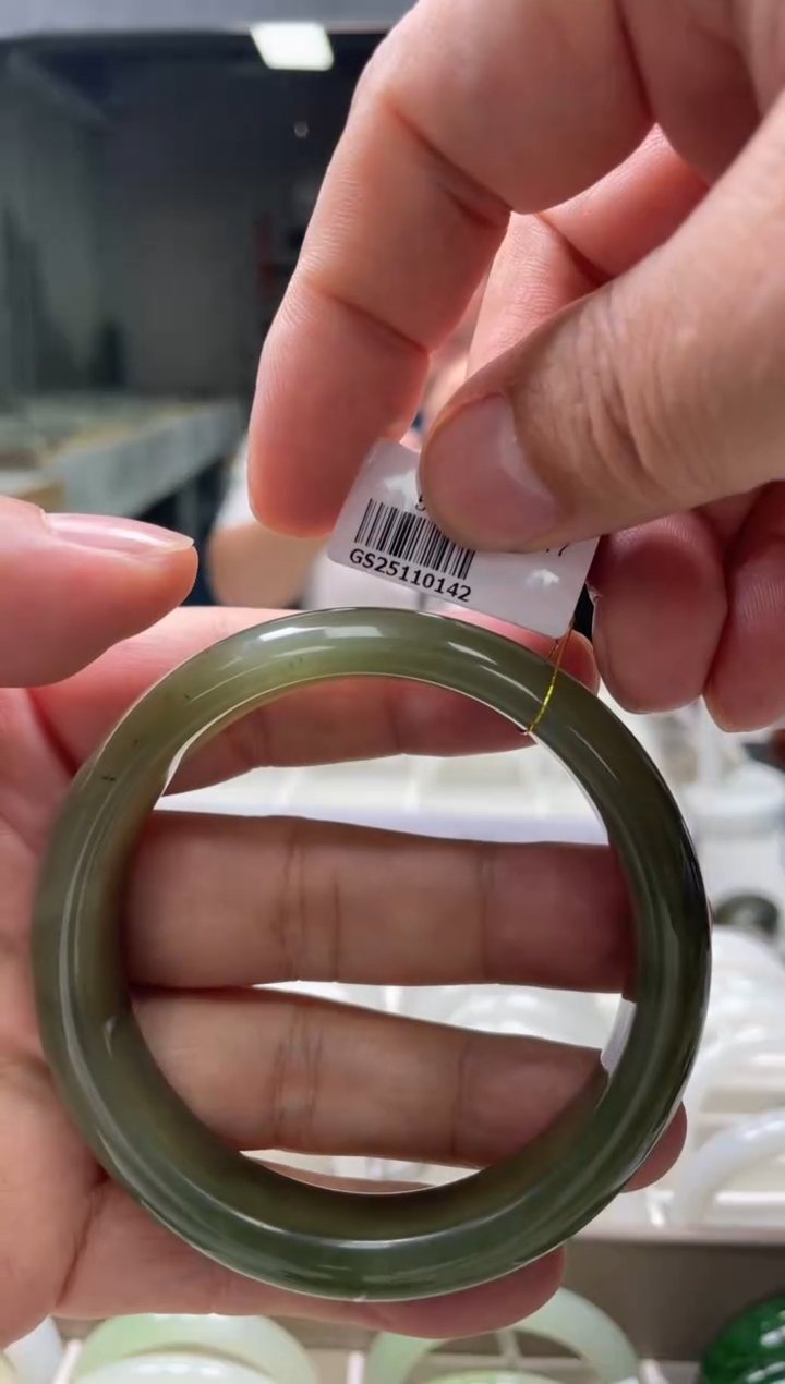 【闪购商品】和田玉手镯未镶嵌编码0142 圈口61-62