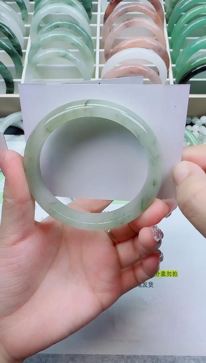 【闪购商品】石英质玉手镯未镶嵌30/60-61圈