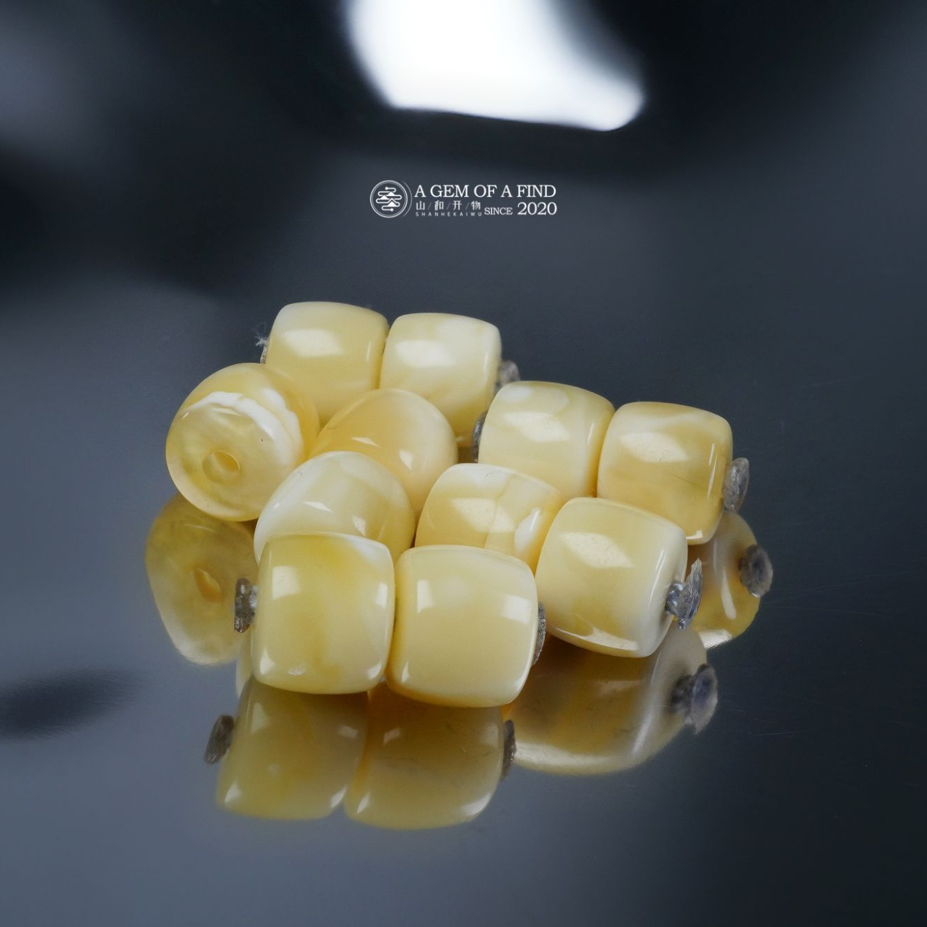 山和开物｜特惠奶润白浓蜜浓蜡妖花直切对珠文玩配饰天然琥珀蜜蜡 