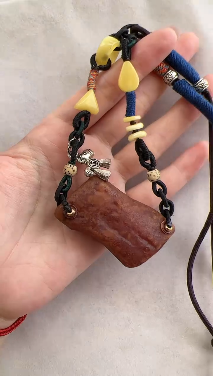 【闪购商品】琥珀裸石未镶嵌10124091-吊坠