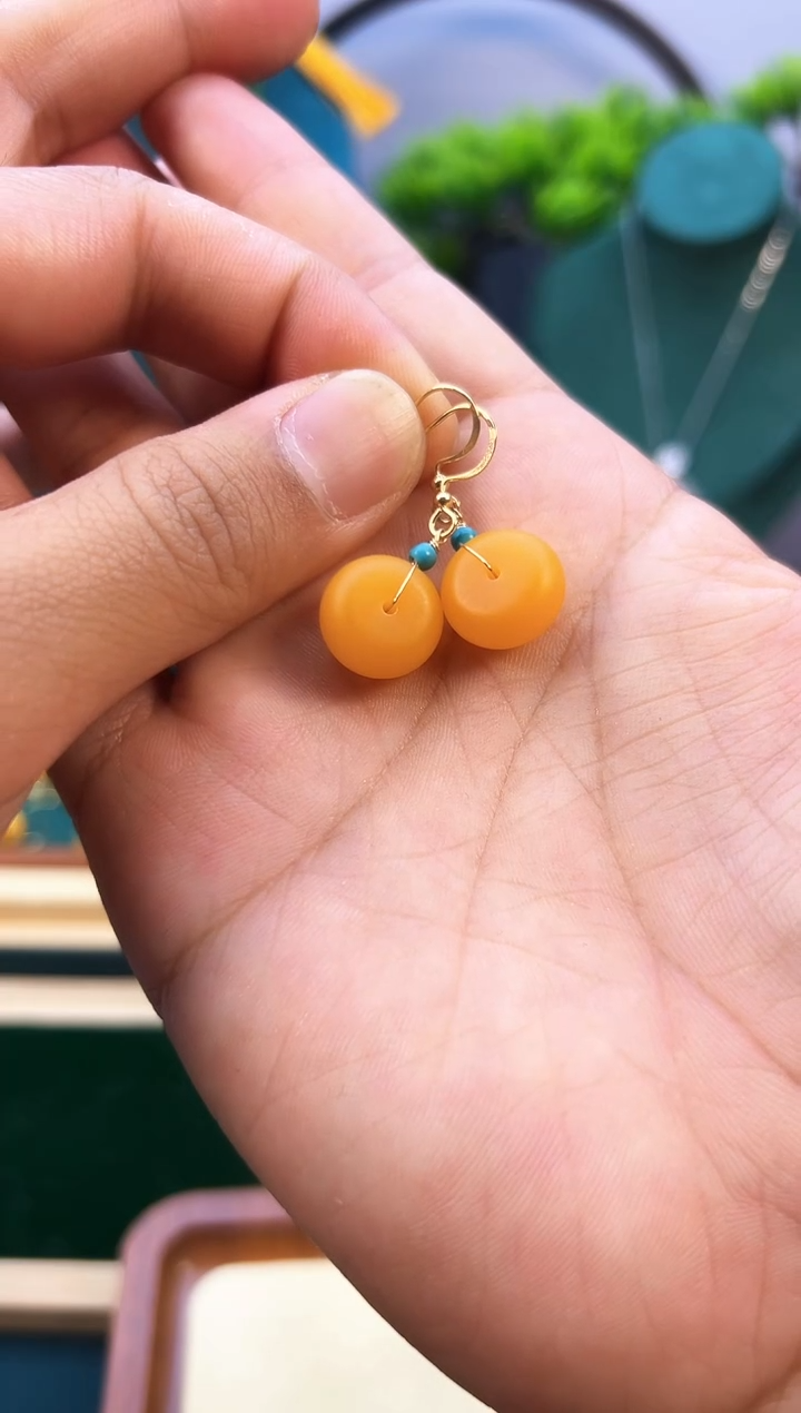 14K金镶嵌蜜蜡耳饰E82