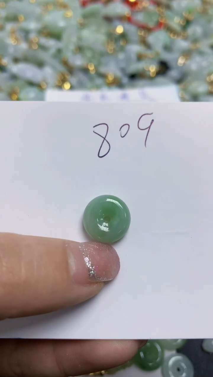 【闪购商品】翡翠颈饰未镶嵌天然翡翠A货