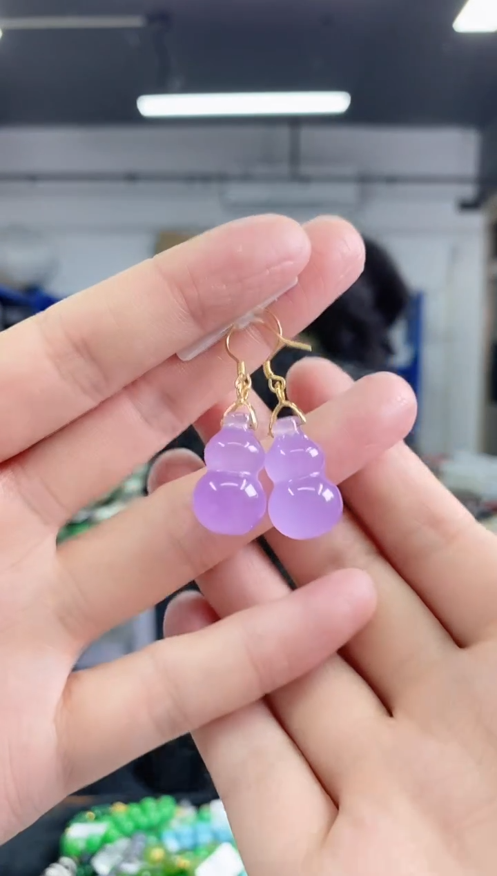 翡翠未镶嵌耳饰多样性发其一颜色微差